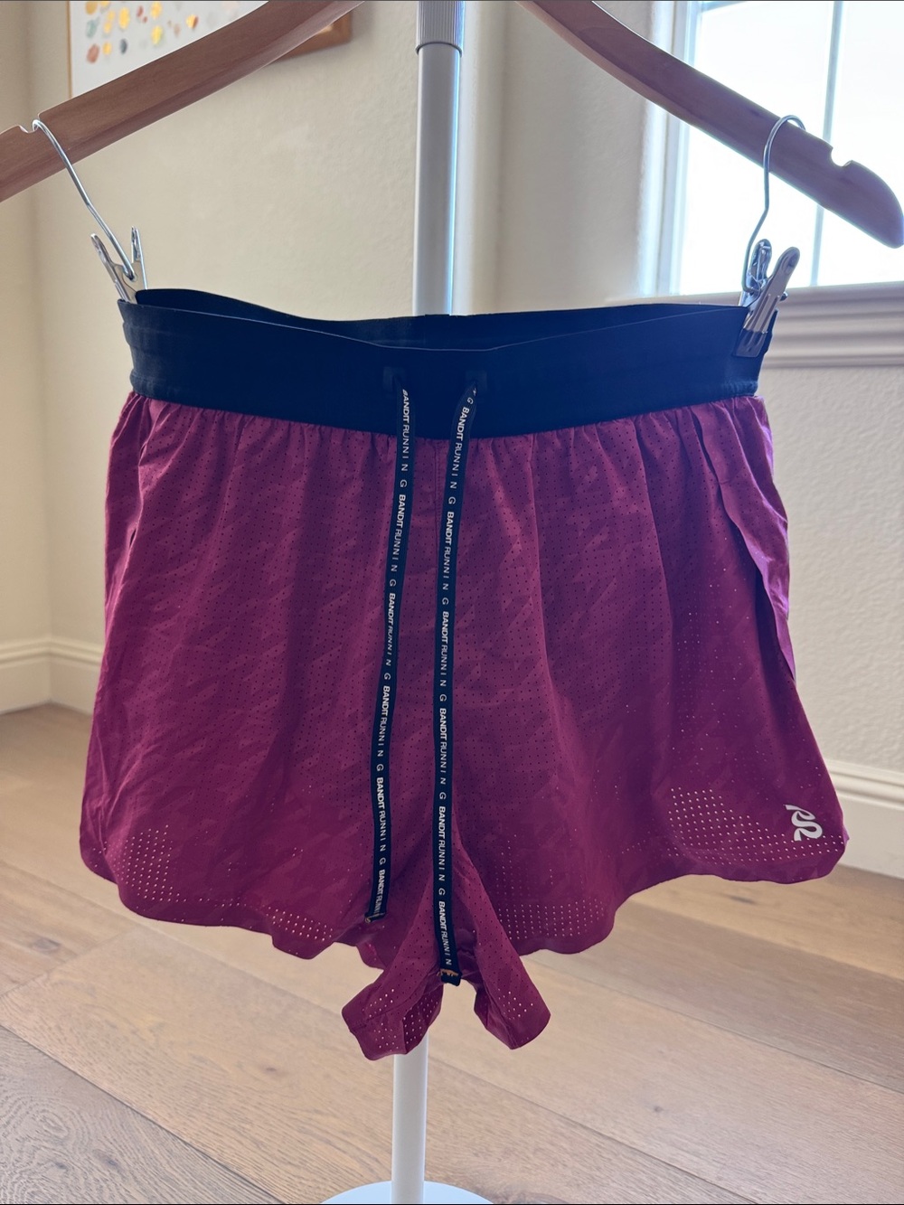 Bandit Women’s Venmo 3” split short Berry